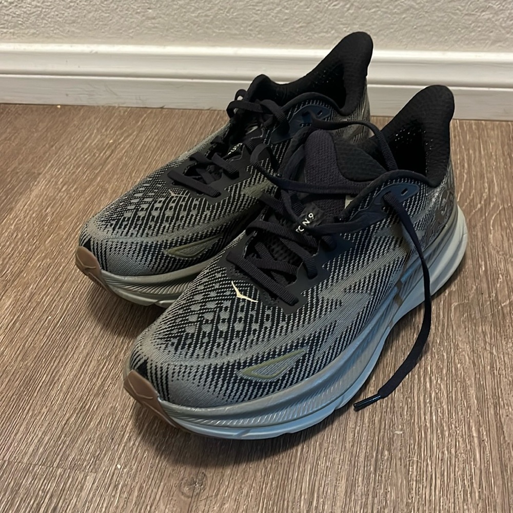Hoka men’s Clifton 9 10D. Worn a couple times. Excellent condition. No box